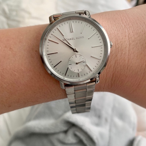 Silver link classic design Michael Kors Watch